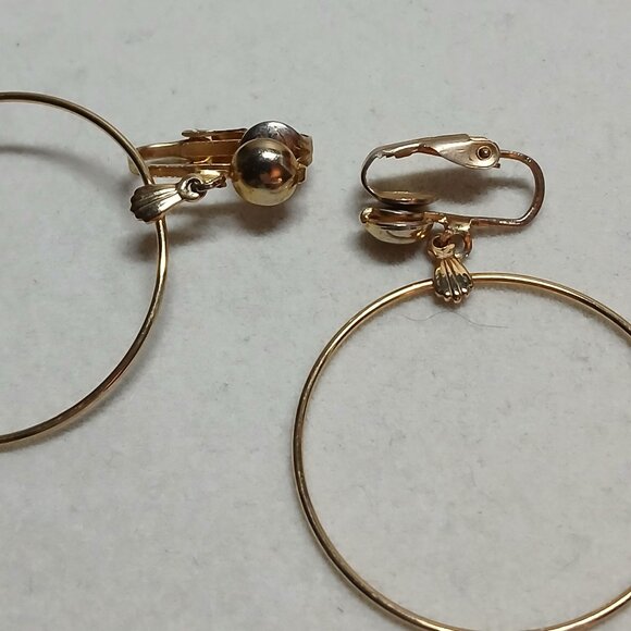 Vintage Gold Tone Clip On Hoop Earrings Costume Jewelry #80W - Picture 7 of 13